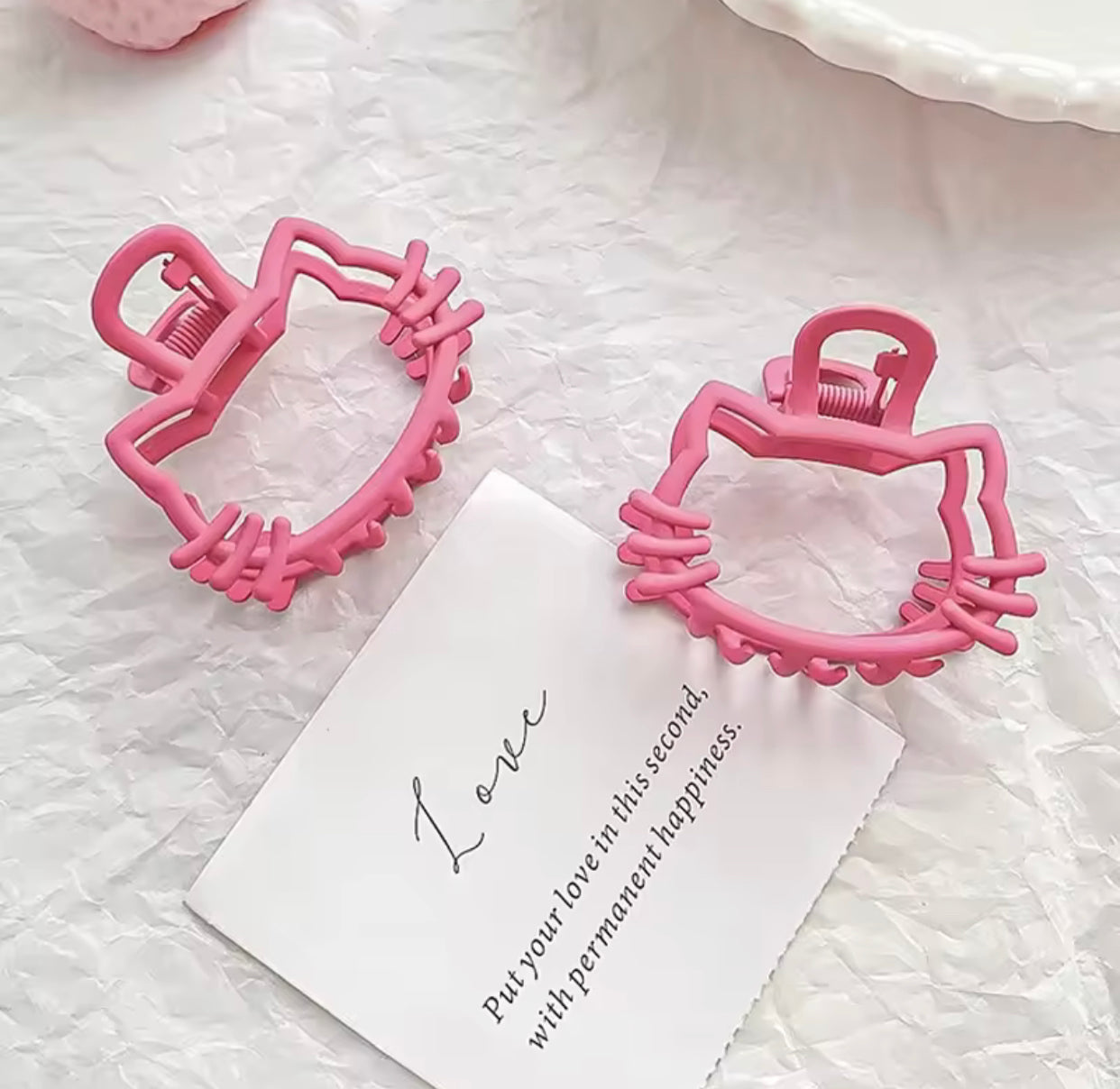 hello kitty pink hair claw