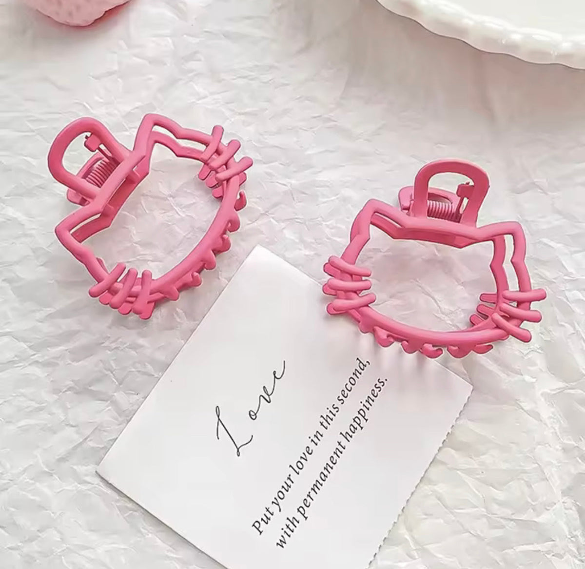 hello kitty pink hair claw