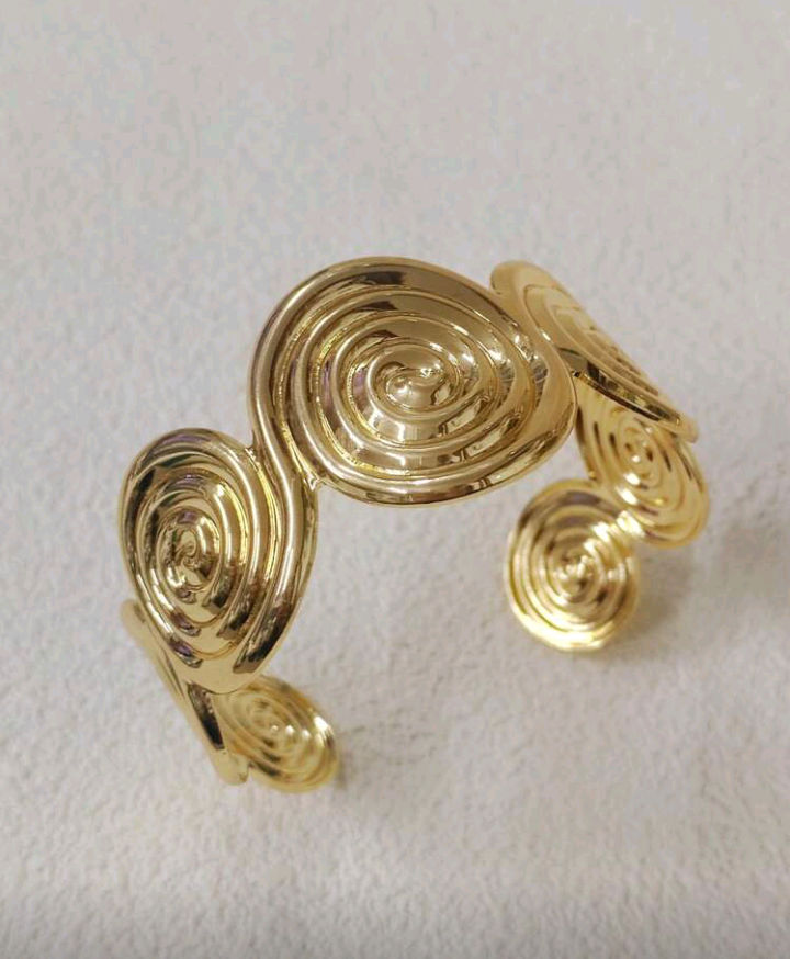 golden arm cuffs/chunky bangles
