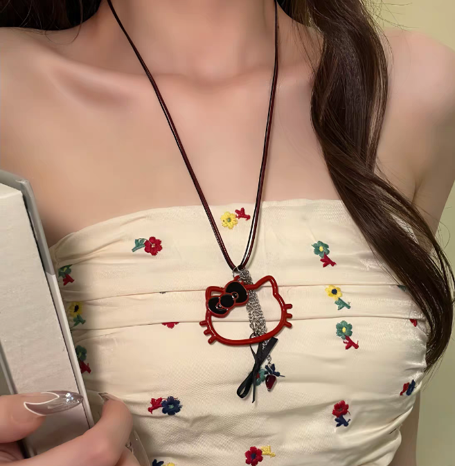 hello kitty long pendant