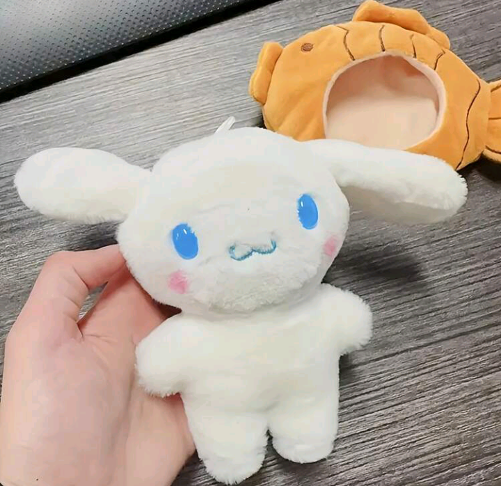 fish head cinnamon roll plushie