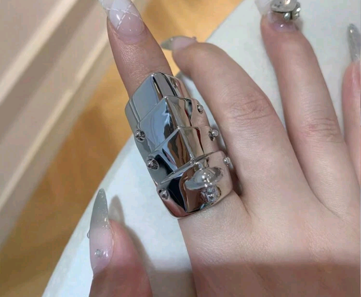 knuckle rings