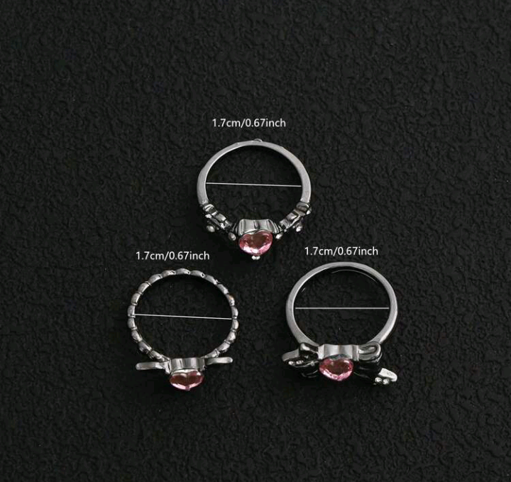 black coquette rings set