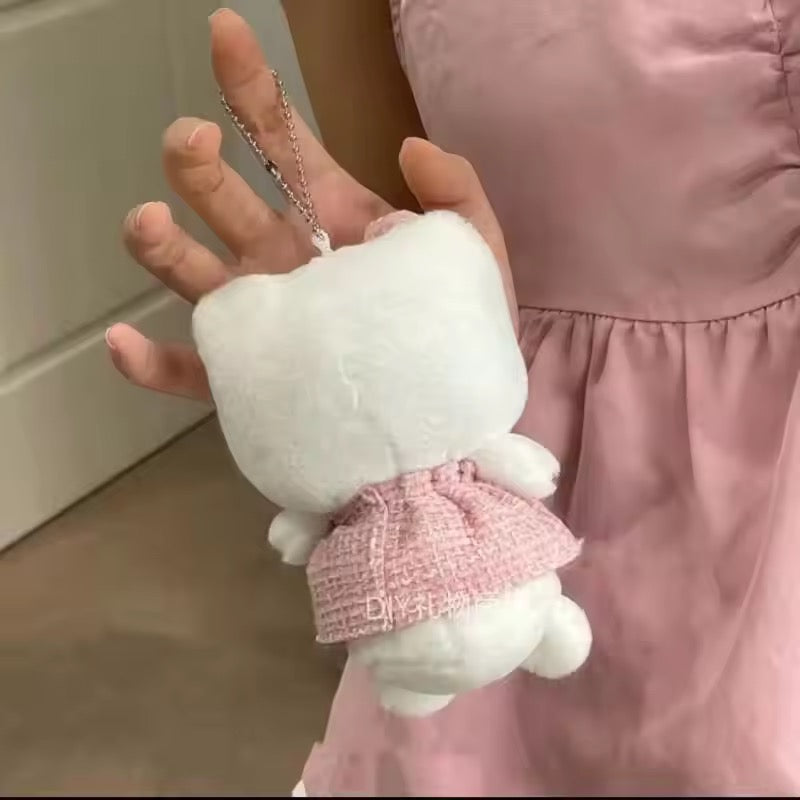 hello kitty plushie keychain 🪽