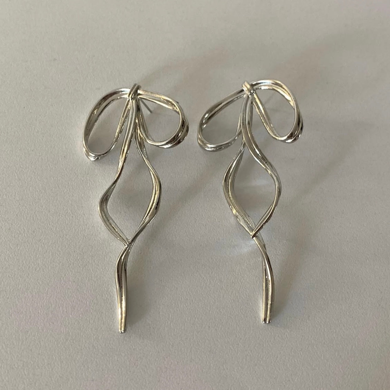 bow earrings