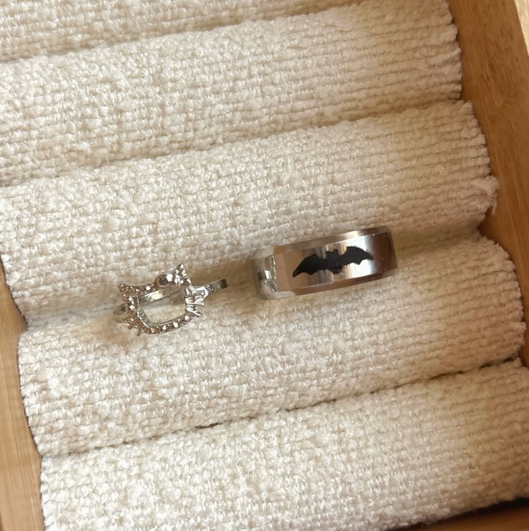 hello kitty | batman ring set