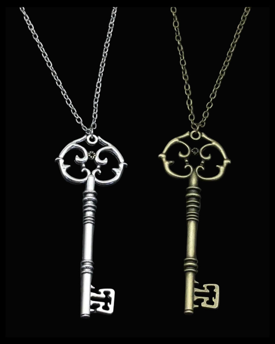 vintage skeleton key pendant