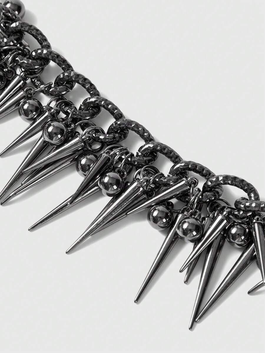 chunky spikes choker