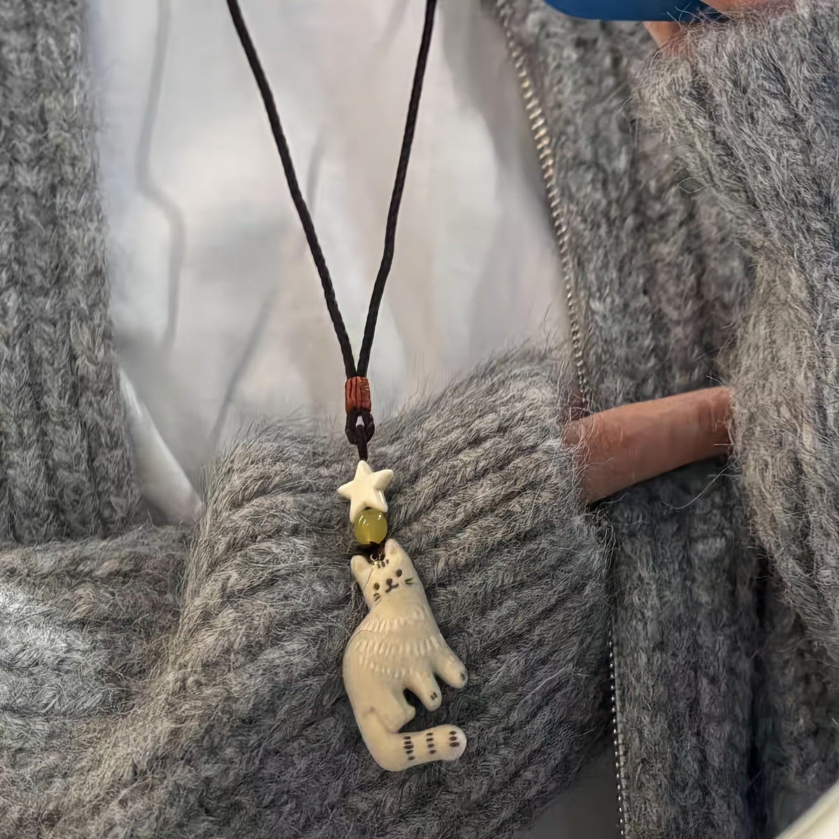 cat knitten necklace