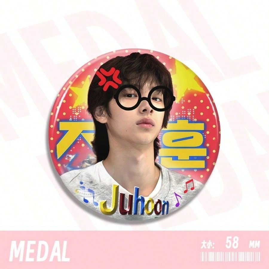 Juhoon Badges (1 pc)