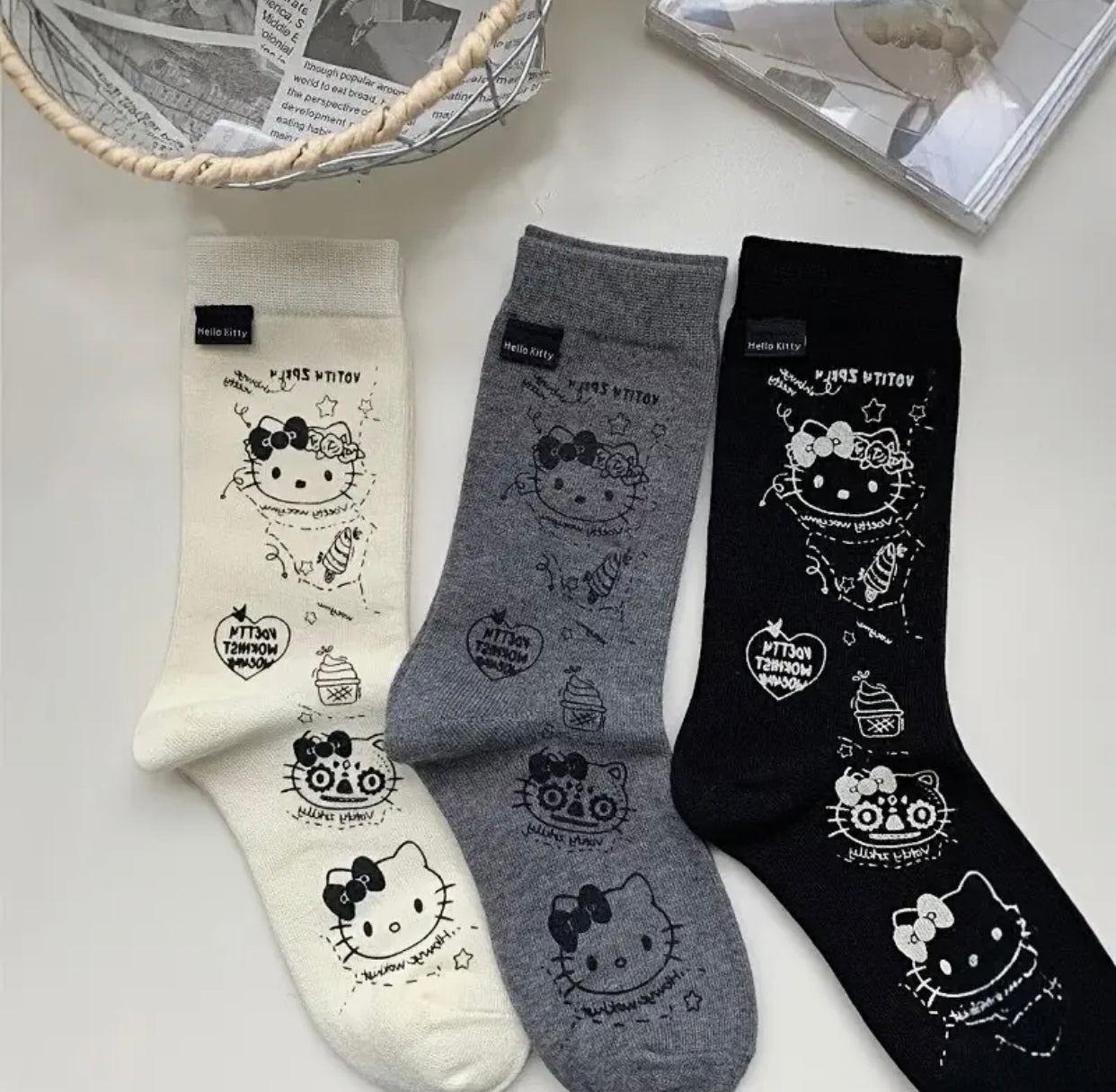 hello kitty socks