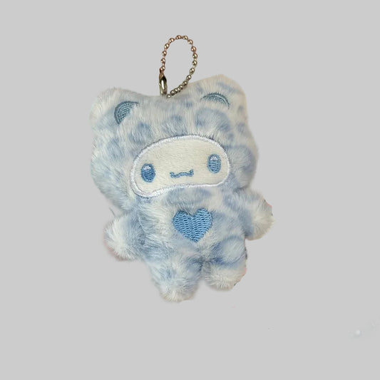 cinnamon roll plushie keychain
