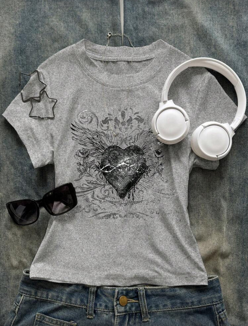 grunge heart tee