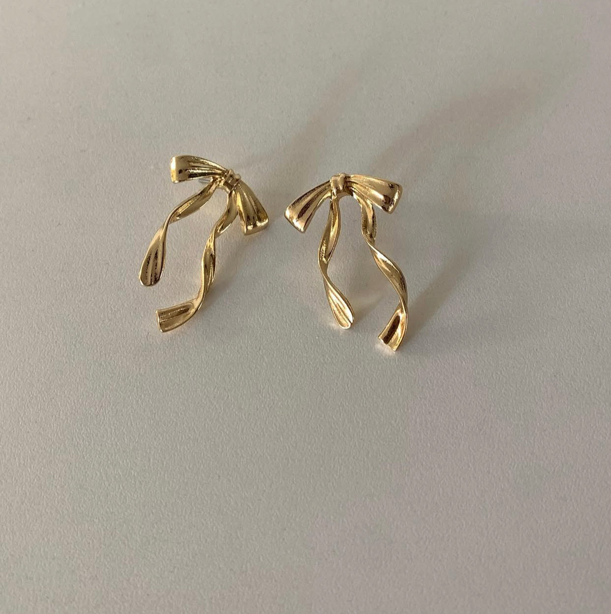 bow earrings