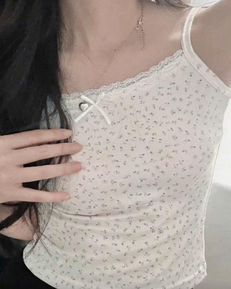 disty floral top