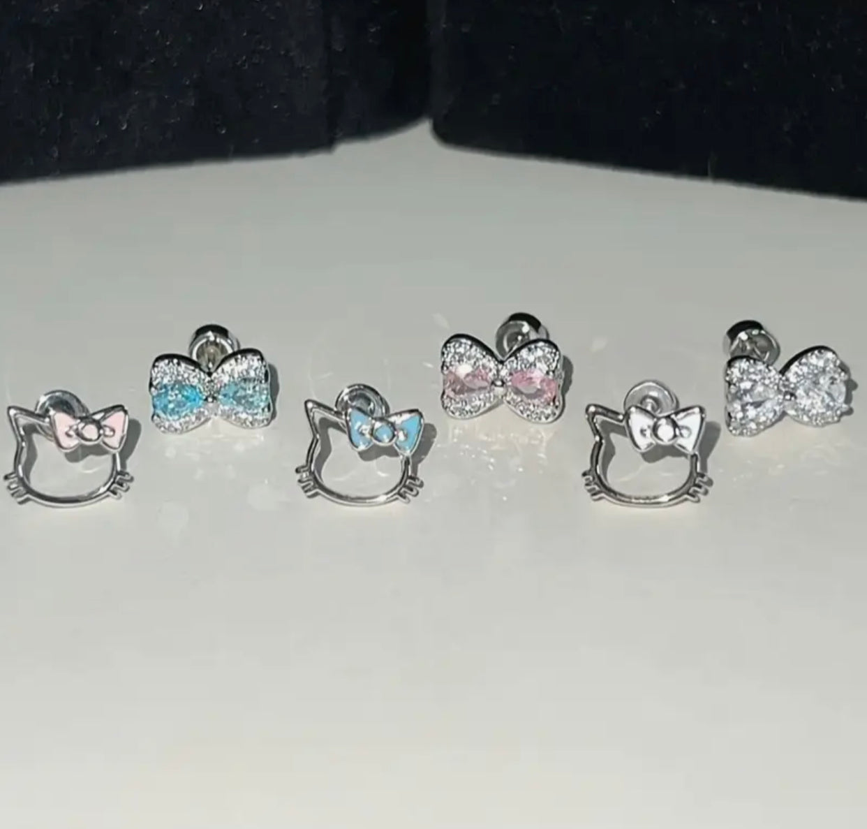 hello kitty studs