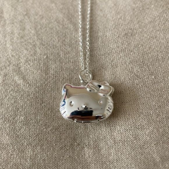 hello kitty locket