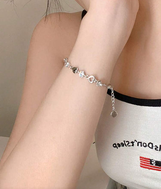 dainty silver heart bracelet
