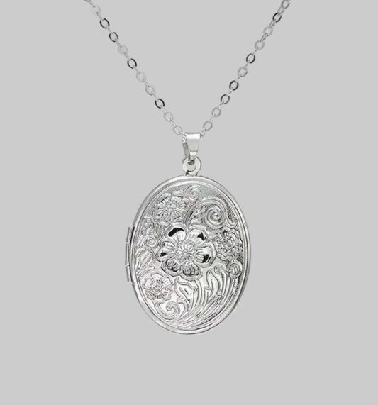 oval shapped locket