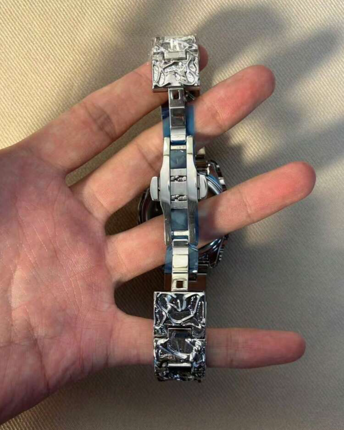 nova frame watch