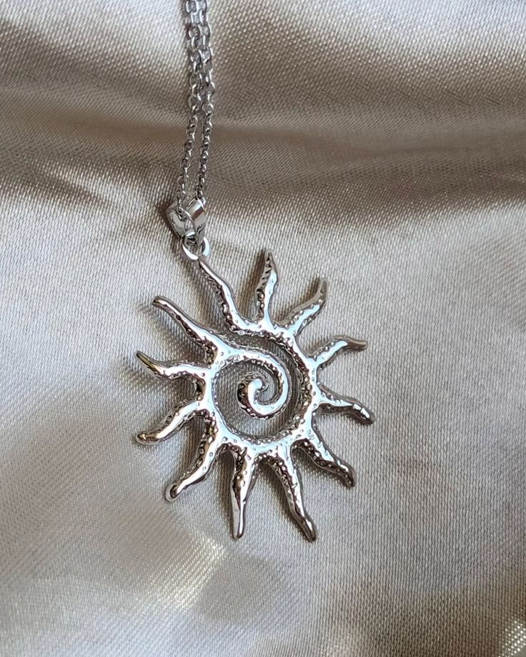 swirl sun pendant ☀️🍥