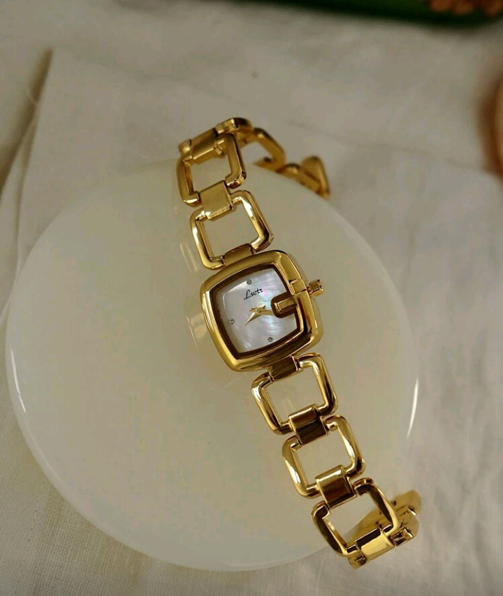 hollow strap golden watch 1pc