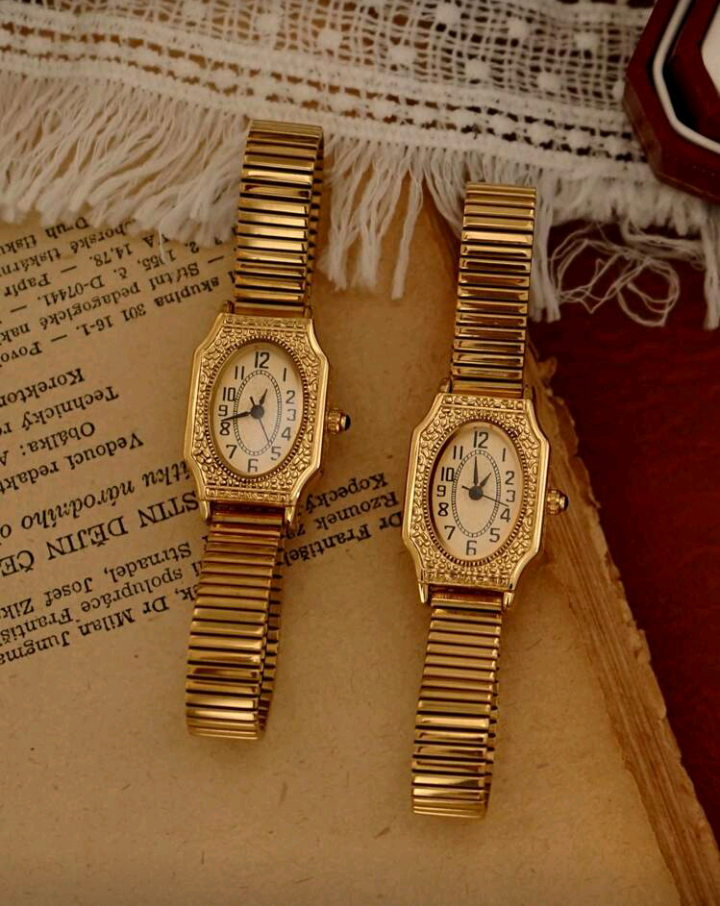 classic golden watch (1 pc)
