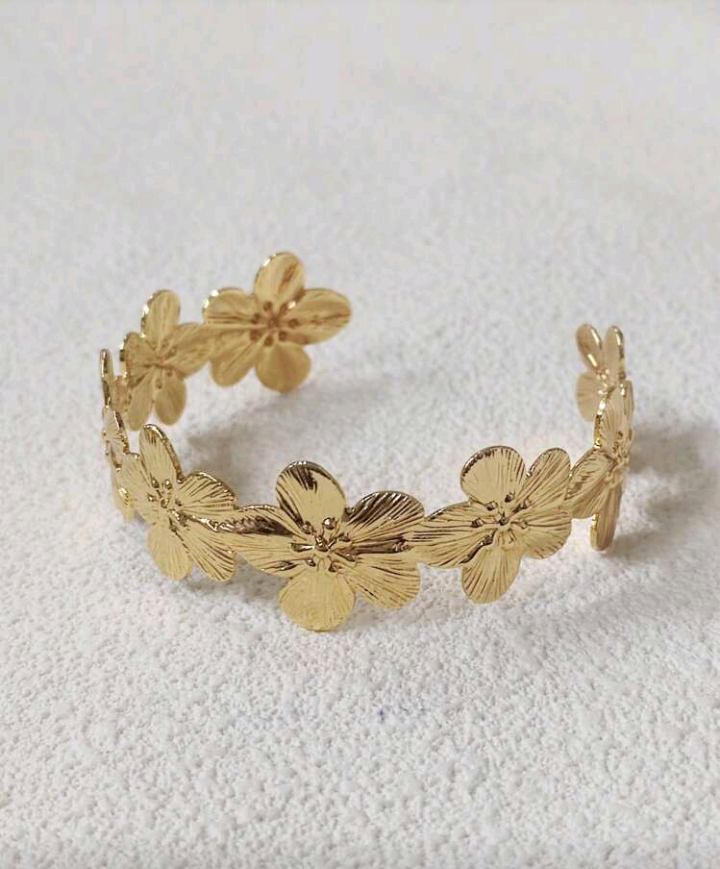 golden arm cuffs/chunky bangles