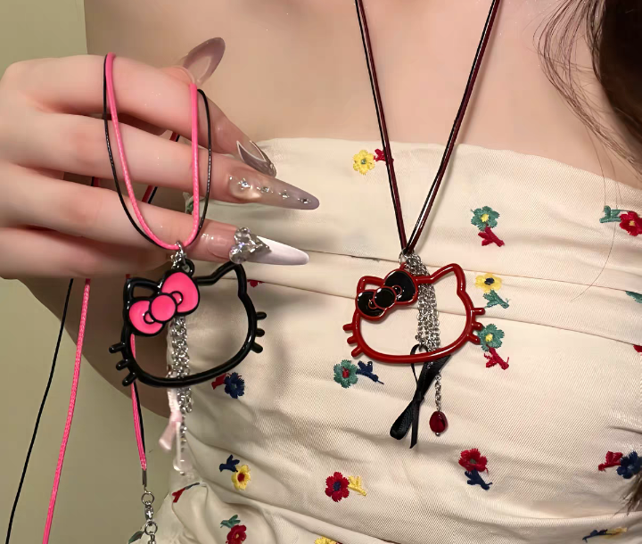 hello kitty long pendant