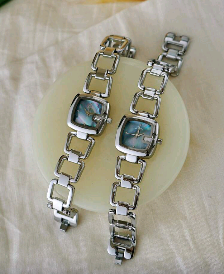 hollow strap silver watch 1pc