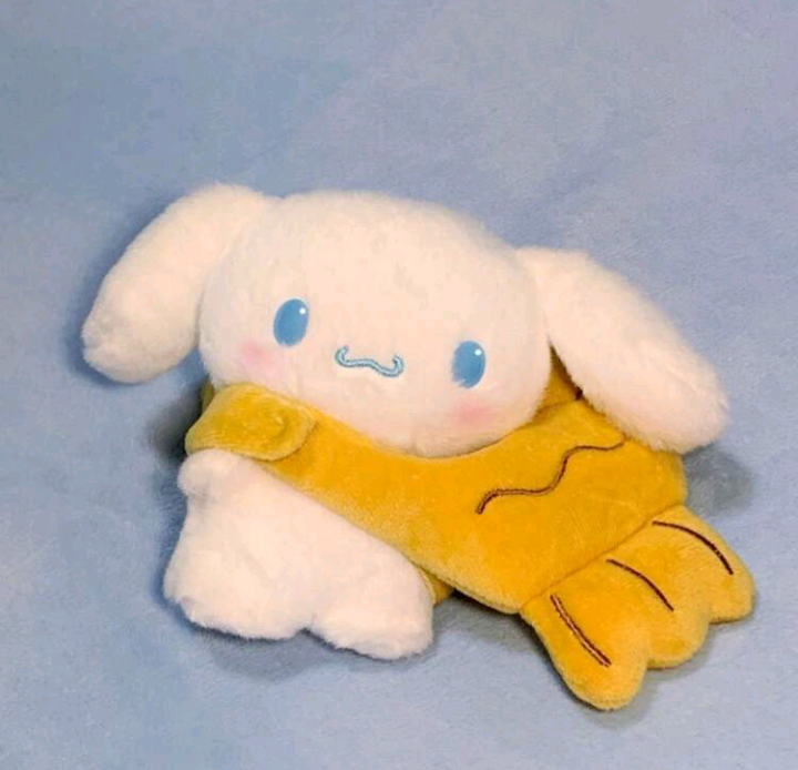 fish head cinnamon roll plushie