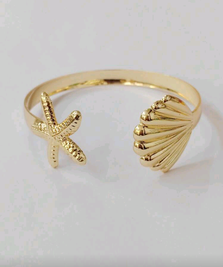 golden arm cuffs/chunky bangles