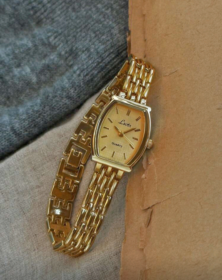 daily wear golden watch