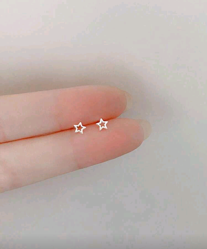 star studs/earrings/septum piercing