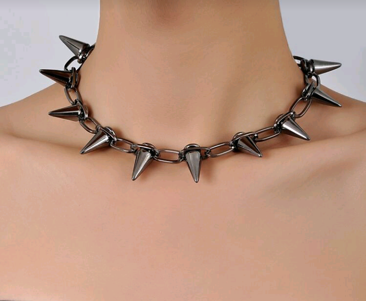 punk spikes necklace