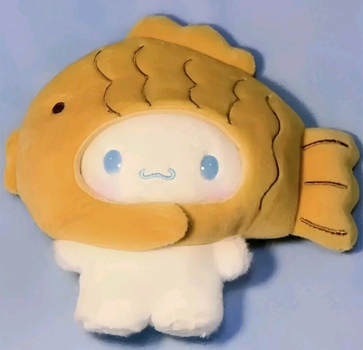 fish head cinnamon roll plushie
